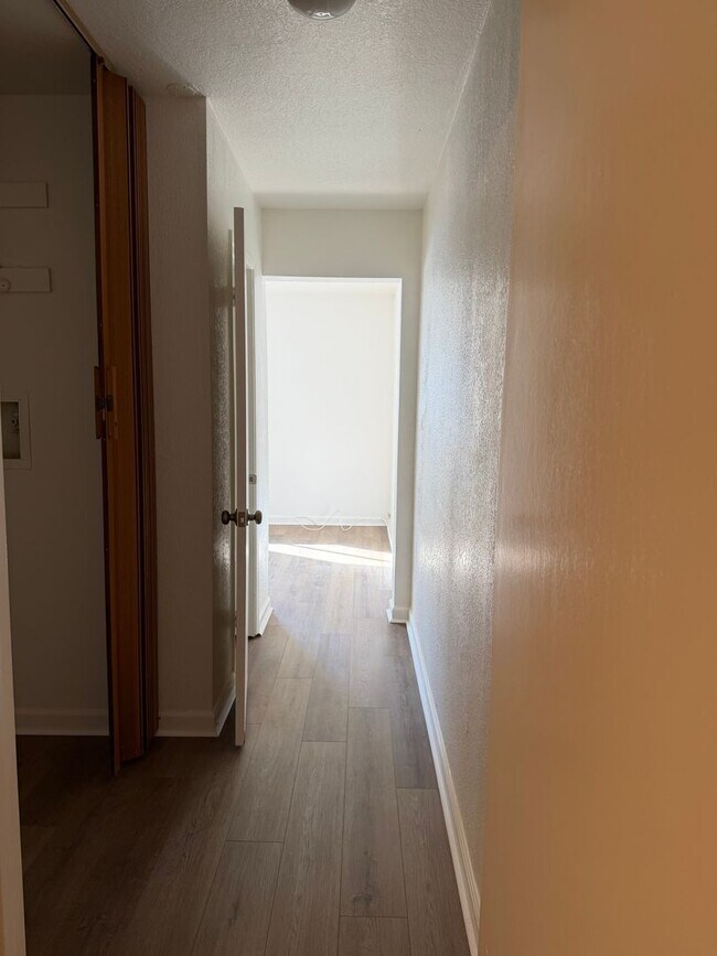 Building Photo - Pine Grove Home