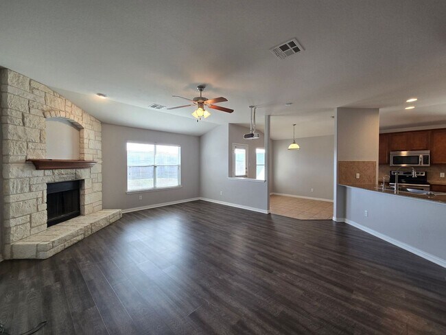 Building Photo - 2609 Red Fern Dr