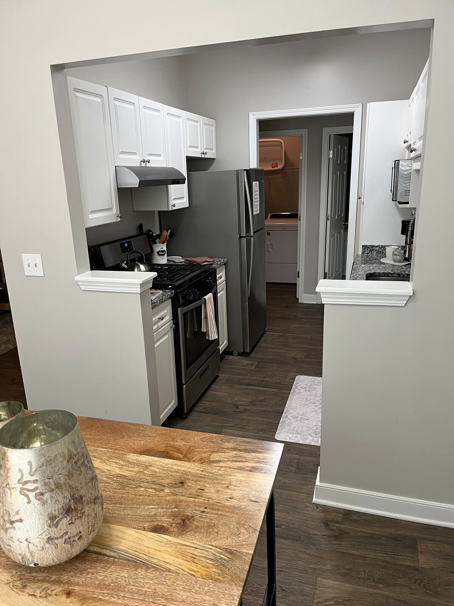 Building Photo - 1024 Cranbrook Dr