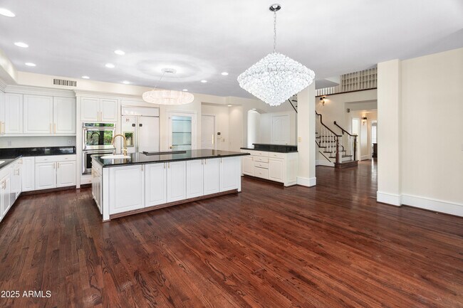 Building Photo - 5820 W Del Lago Cir