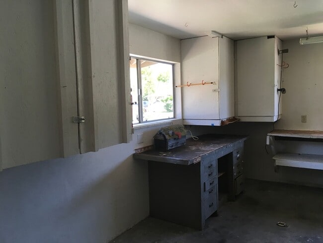Building Photo - Charming Vintage 3BR/1.5BA Corner Lot Home...