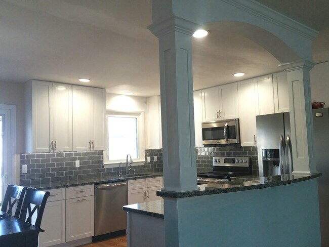 Building Photo - 414 Fairmount Dr