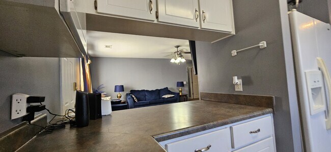 Building Photo - 312 Joe Walding Dr