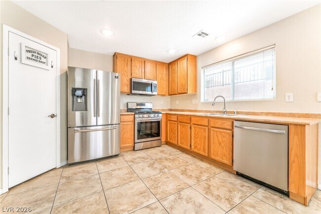 Building Photo - 609 Beckton Park Ave