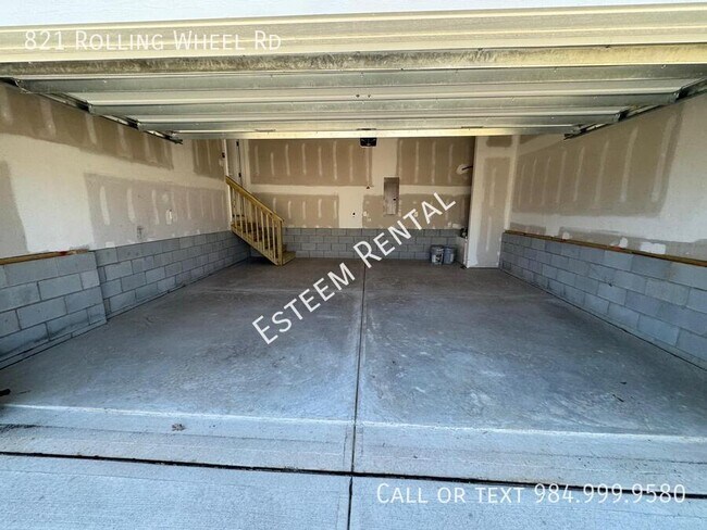 Building Photo - 821 Rolling wheel Rd