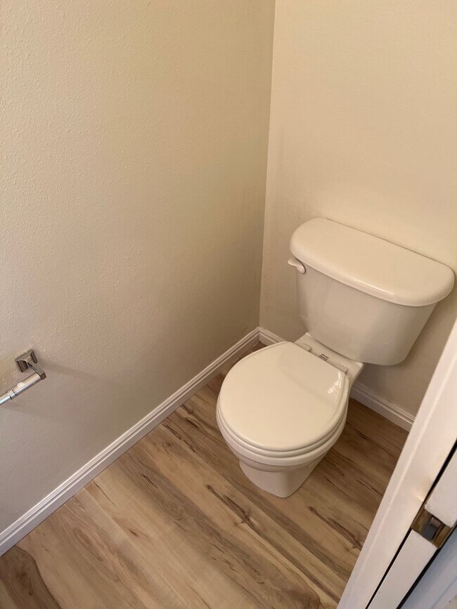 Building Photo - Holly St. - 1307/1309