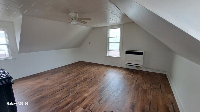 Building Photo - 1132 E Lovejoy St