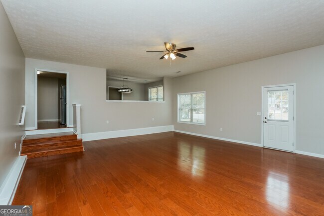 Building Photo - 1677 Pheasant Dr