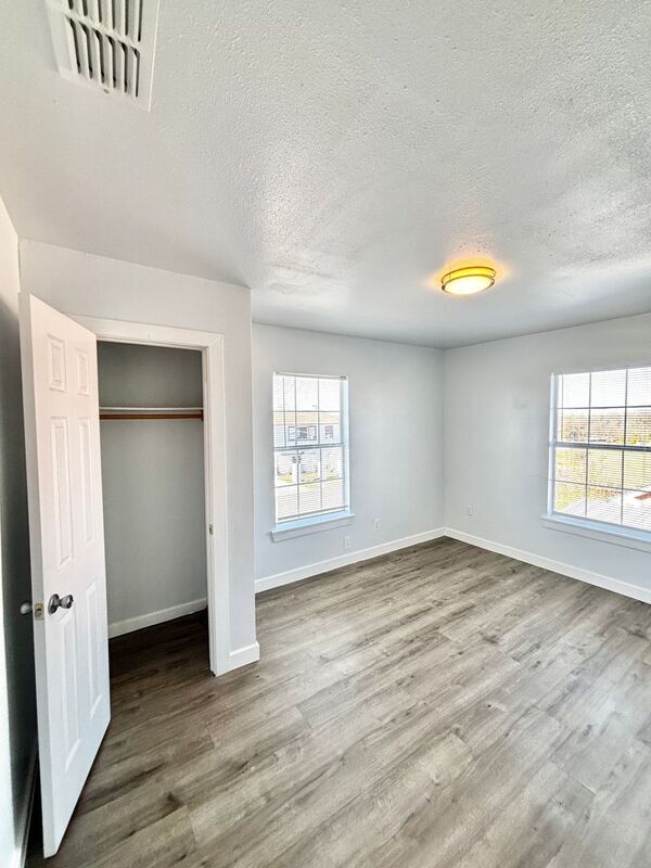 Building Photo - 2308 Britton Ave
