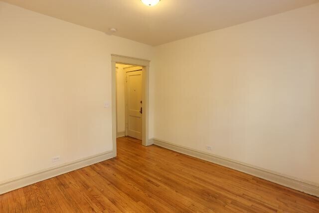 Building Photo - 4710 N Racine Ave