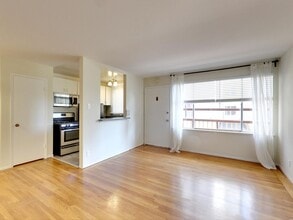 Building Photo - 1220 Hayes St