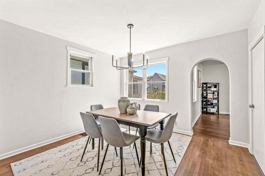 Dining Room - 174 W 7th St