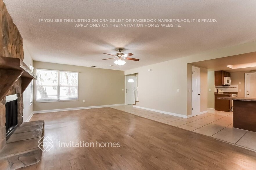 Building Photo - 1270 Navarre Dr