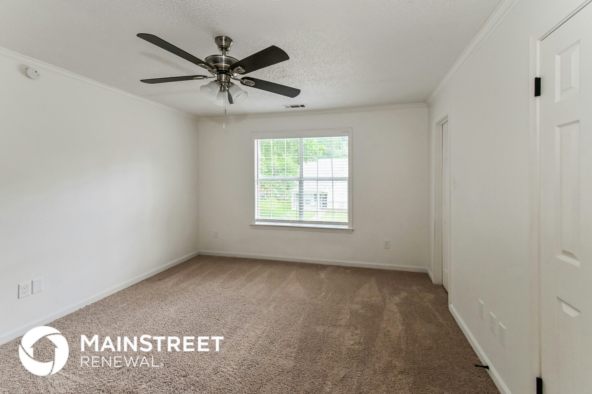 Building Photo - 9406 Slezenger Ln