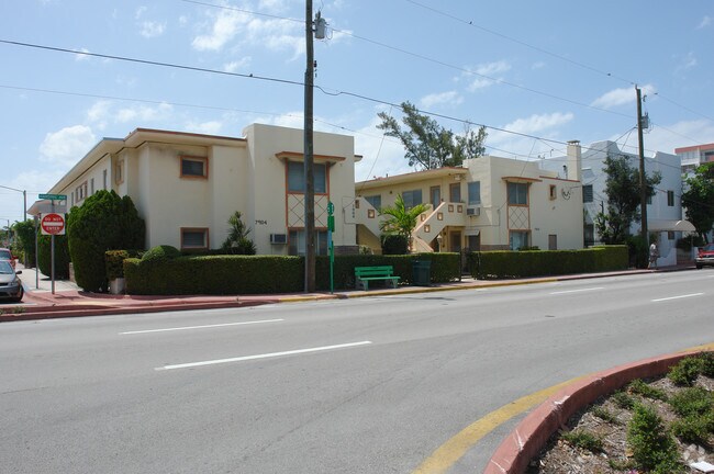 Building Photo - Harding Gardens Apartments