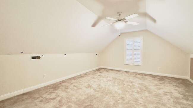Building Photo - 423 Sterling Dr