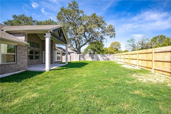 Building Photo - 2425 Choctaw Pl