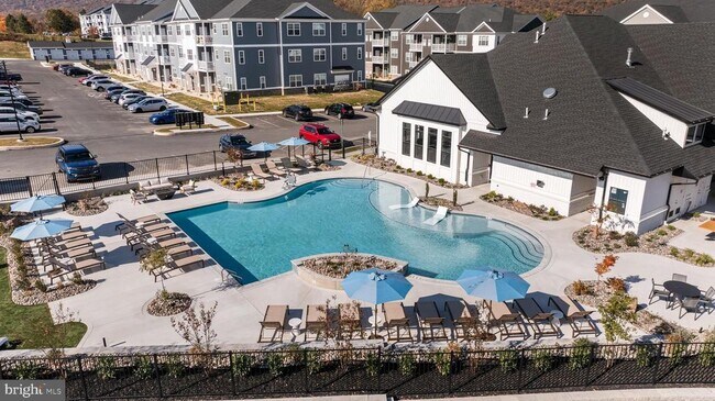 Building Photo - 2007 Sienna Ct