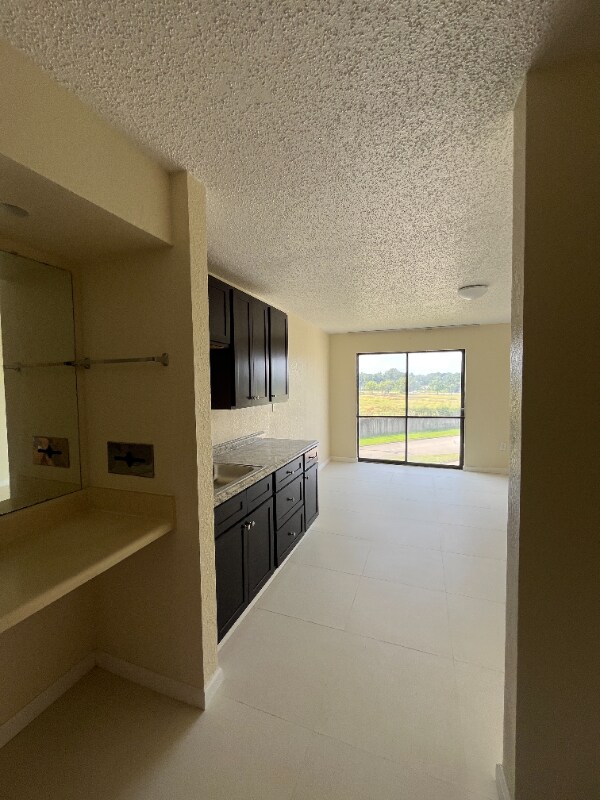 Building Photo - 2715 Cherry Rd