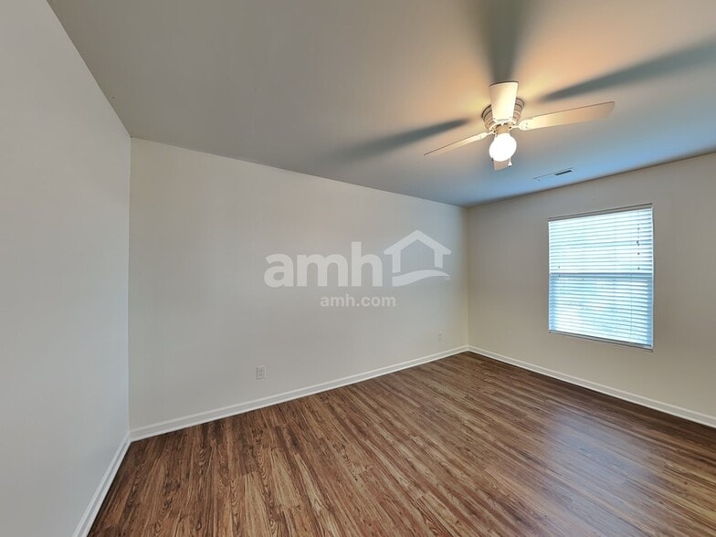 Building Photo - 3011 Gray Farm Rd