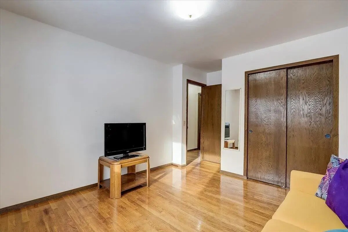 Building Photo - 4906 Academy Dr