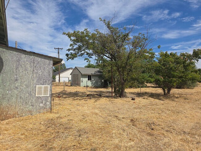 Building Photo - 6635 Happy Valley Rd