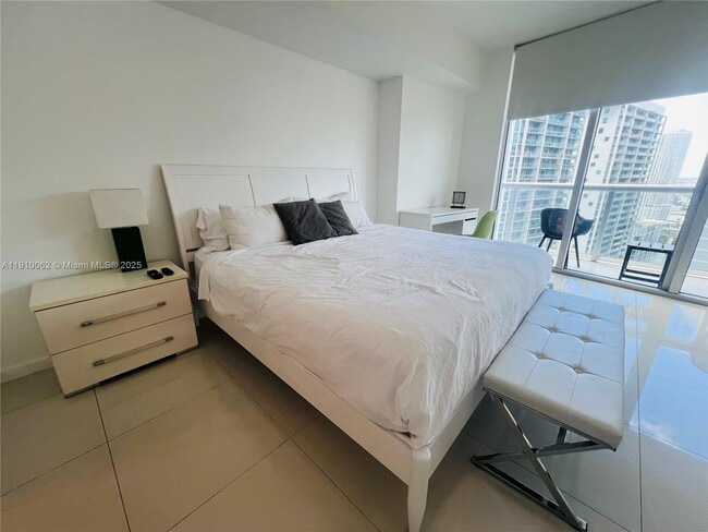 Building Photo - 485 Brickell Ave