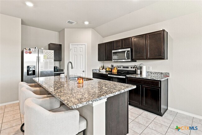 Building Photo - 1261 Lindsey Dr