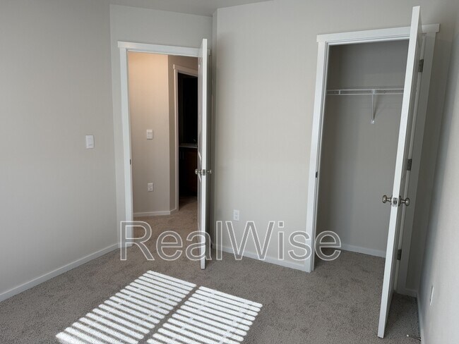 Building Photo - 62755 Eagle Rd