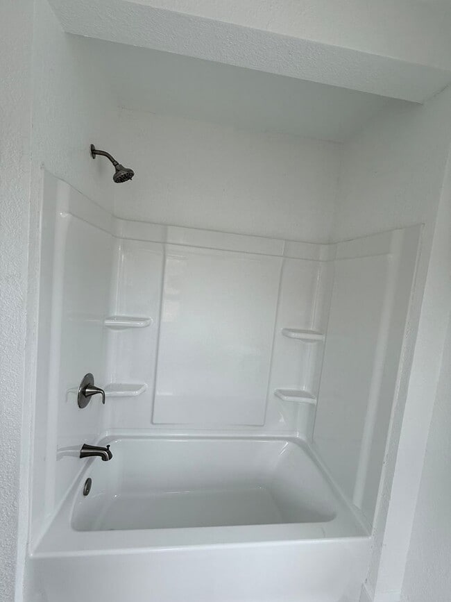 Building Photo - Gorgeous Four Bedroom Completed Upgraded