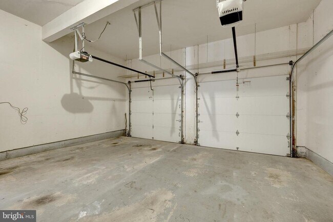 Building Photo - 47001 Smithwood Ct