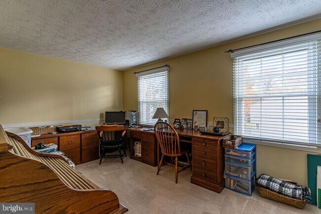 Building Photo - 6221 Wilmington Dr