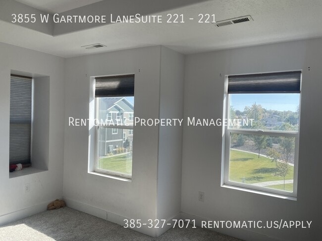 Building Photo - 3855 Gartmore Ln