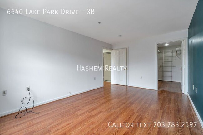 Building Photo - 6640 Lake Park Dr