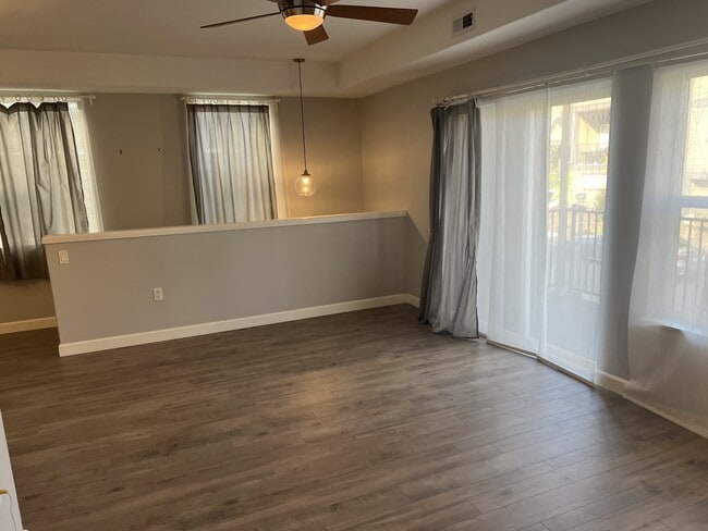Building Photo - 10925 SW Briarwood Pl