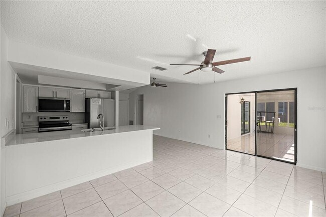 Building Photo - 15121 SW 35th Avenue Rd