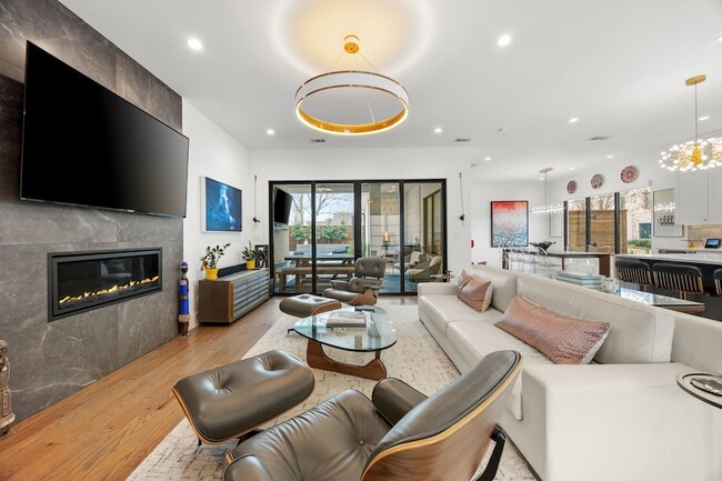 Building Photo - 4902 Linnet Ln