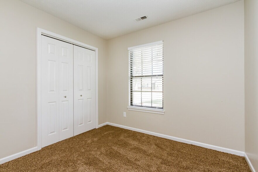 Building Photo - 5040 Harpers Ln