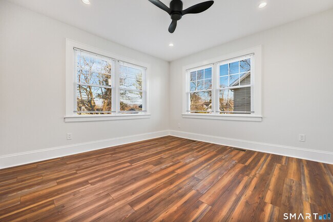 Building Photo - 60 Walter Ave