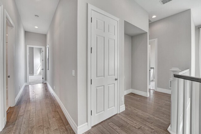 Building Photo - 16317 Cabernet Dr