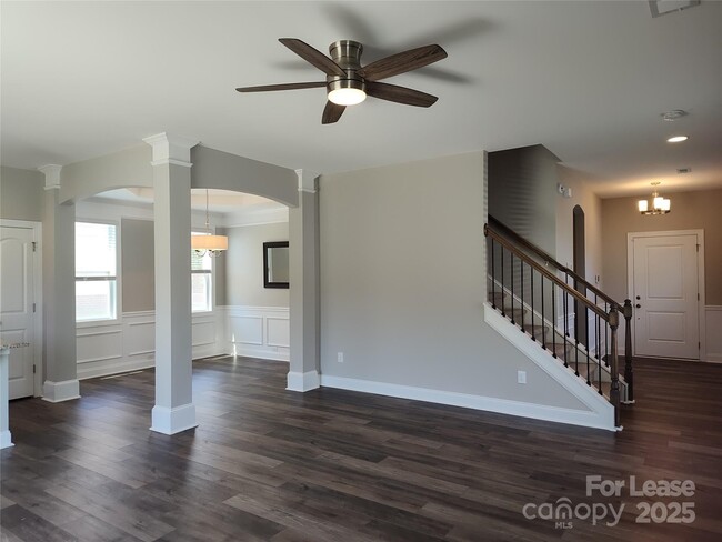 Building Photo - 170 Pine Eagle Dr