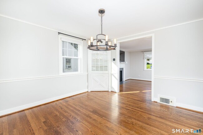 Building Photo - 170 Brunswick Ave
