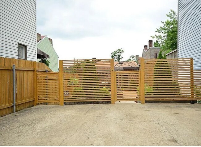 Building Photo - 3460 Ligonier St