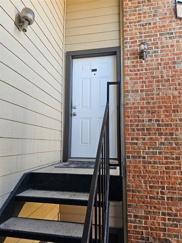 Building Photo - 9600 Royal Ln