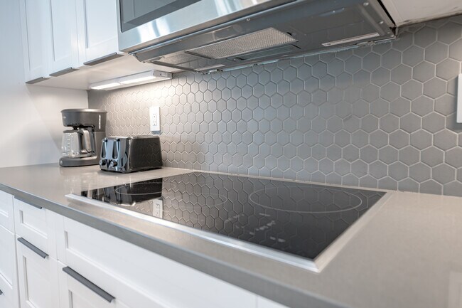 Building Photo - 3432 SW 8th St