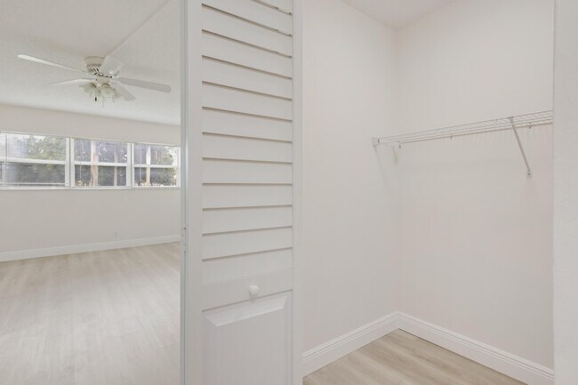 Building Photo - 3595 Birdie Dr