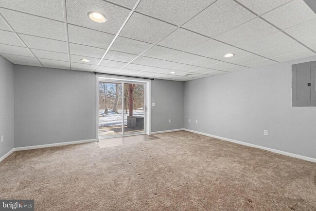 Building Photo - 54 Woodmyre Ln