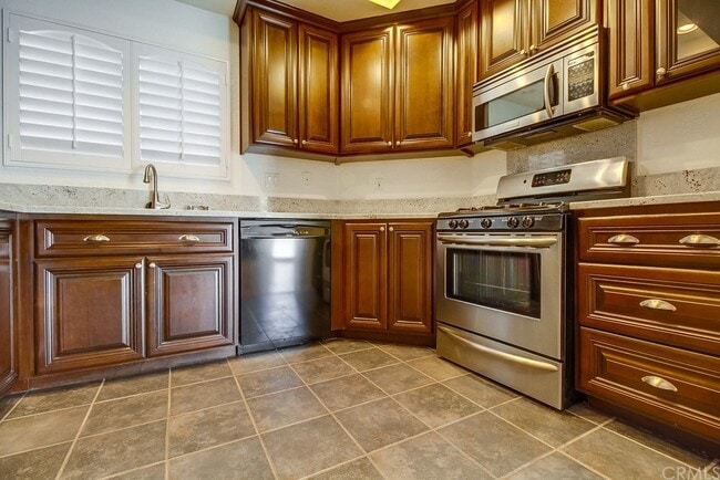 Building Photo - 24351 Marquis Ct