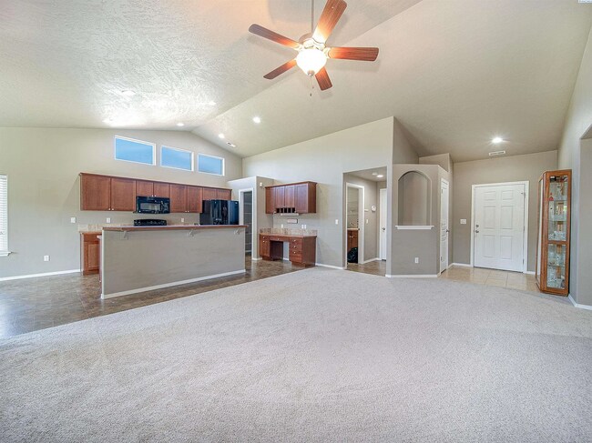 Building Photo - Luxury Kennewick Home for Lease – Elegant ...