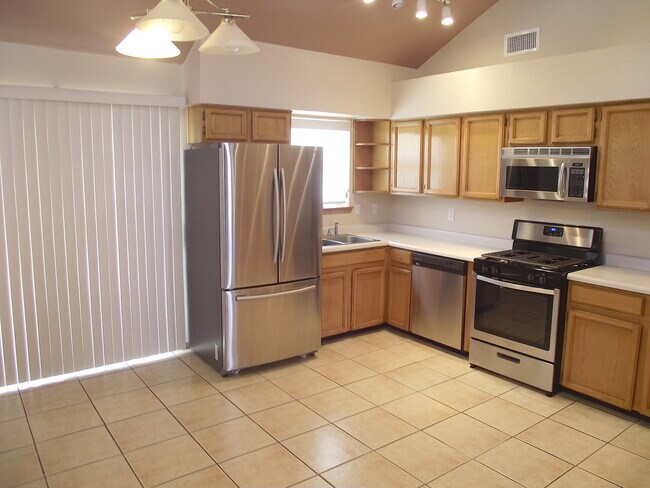Building Photo - North HIlls in Northeast El Paso 3 bed Refrig A/C